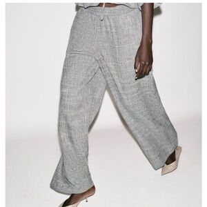 Zara Women's Elegant Gray Wide-Leg Pants